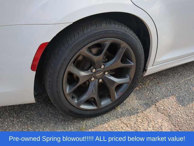 2020 Chrysler 300 Touring