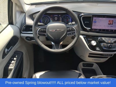 2023 Chrysler Pacifica Touring L