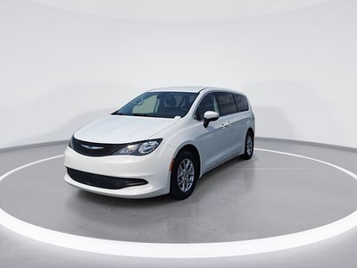 2023 Chrysler Voyager LX