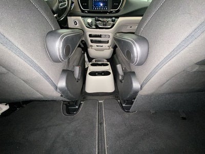 2021 Chrysler Voyager LX