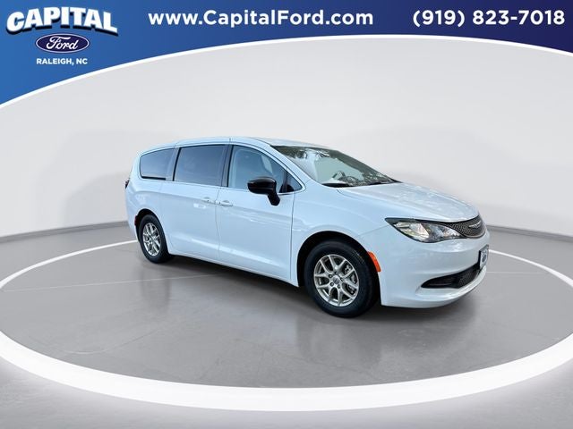2024 Chrysler Voyager LX