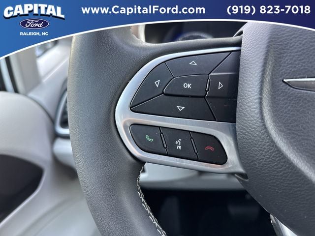 2024 Chrysler Voyager LX