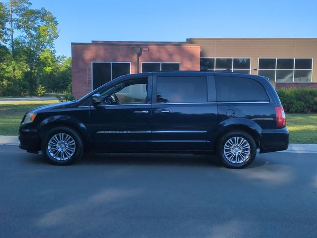 2015 Chrysler Town & Country Touring-L