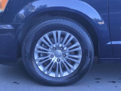 2015 Chrysler Town & Country Touring-L