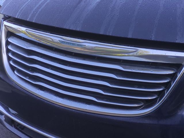 2015 Chrysler Town & Country Touring-L