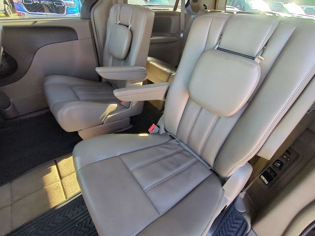 2015 Chrysler Town & Country Touring-L