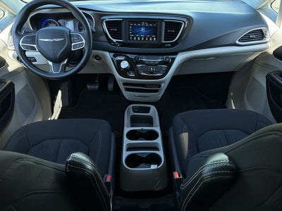 2021 Chrysler Voyager LX