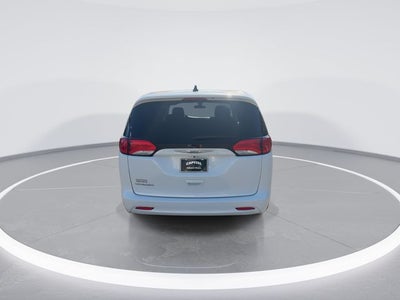 2021 Chrysler Voyager LX