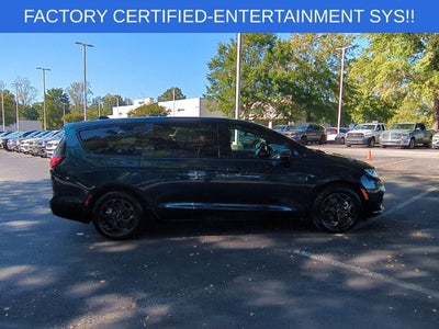 2023 Chrysler Pacifica Hybrid Limited