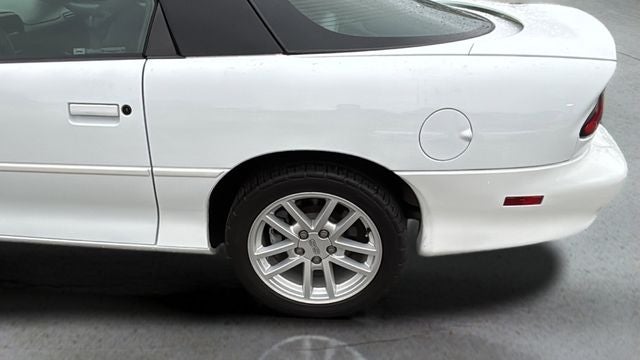 2002 Chevrolet Camaro Z28 SUPER SPORT T-TOP 6 SPEED