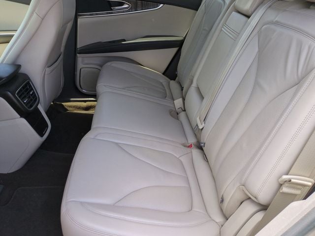 2019 Lincoln Nautilus Select
