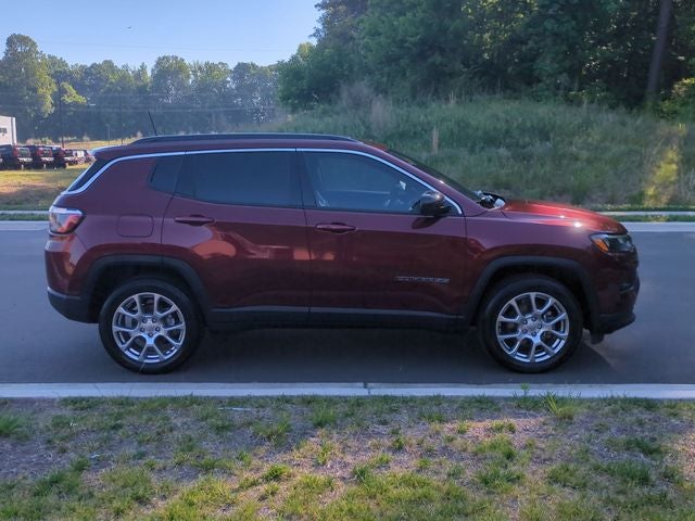 2022 Jeep Compass Latitude Lux