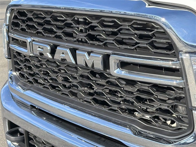 2024 RAM 2500 Flat Bed Tradesman Crew Cab