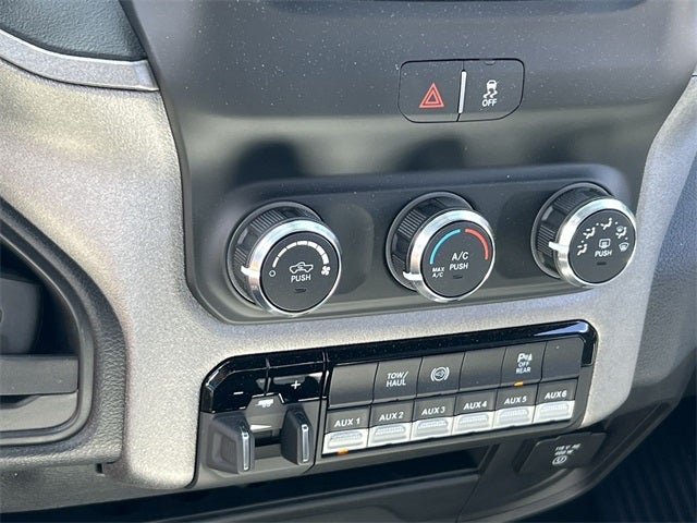 2024 RAM 3500 Tradesman Reg Cab 4X2