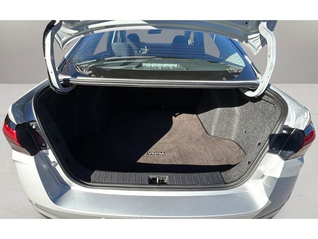 2023 Nissan Versa 1.6 SV