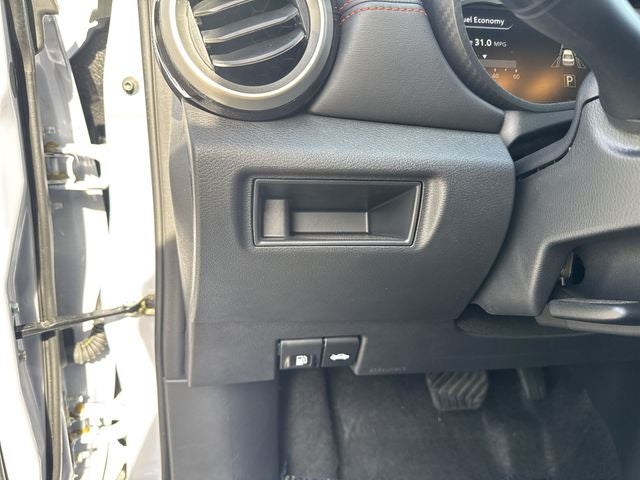 2024 Nissan Versa 1.6 SR