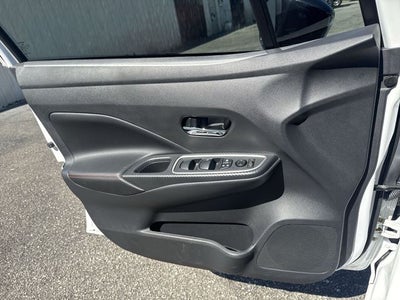 2025 Nissan Versa 1.6 SR