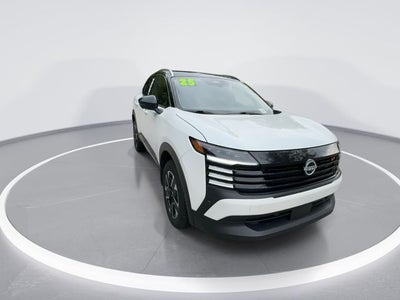 2025 Nissan Kicks SR