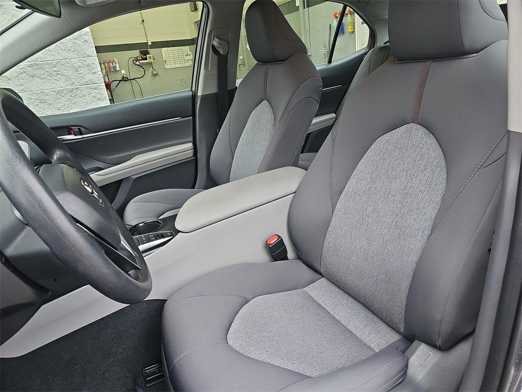 2020 Toyota Camry Hybrid LE