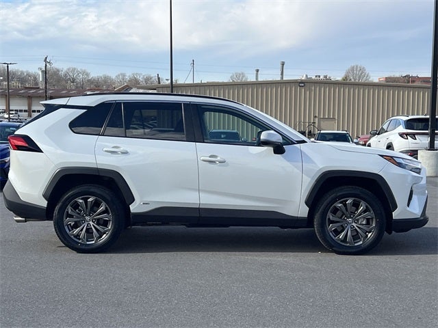 2022 Toyota RAV4 Hybrid XLE Premium