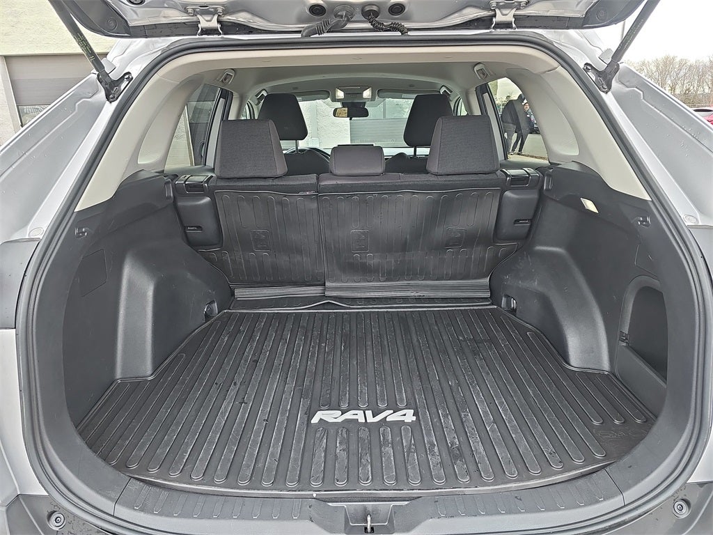 2023 Toyota RAV4 Hybrid LE