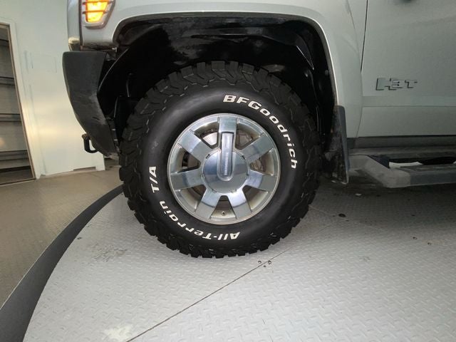 2010 Hummer H3T Luxury