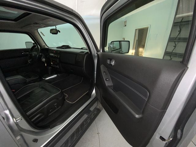 2010 Hummer H3T Luxury