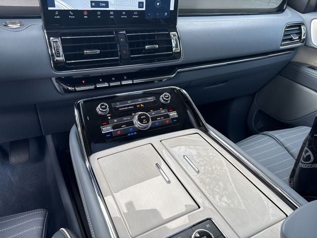 2024 Lincoln Navigator Black Label