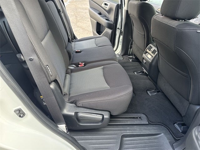 2020 Nissan Pathfinder S