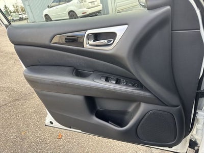 2020 Nissan Pathfinder S