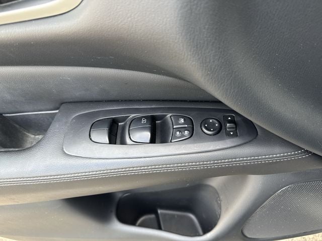 2020 Nissan Pathfinder S