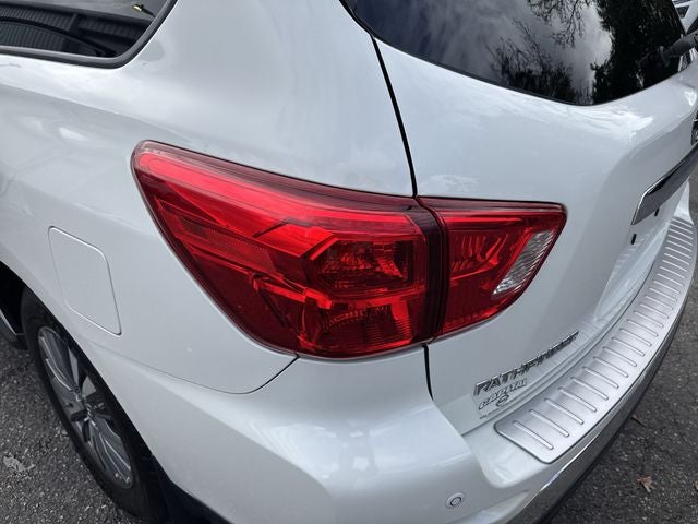 2020 Nissan Pathfinder S