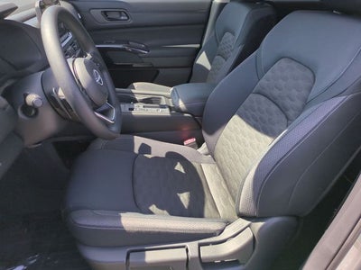 2025 Nissan Pathfinder S