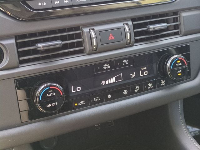 2025 Nissan Pathfinder S