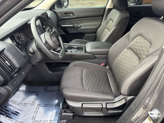 2024 Nissan Pathfinder S