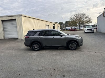 2024 Nissan Pathfinder S