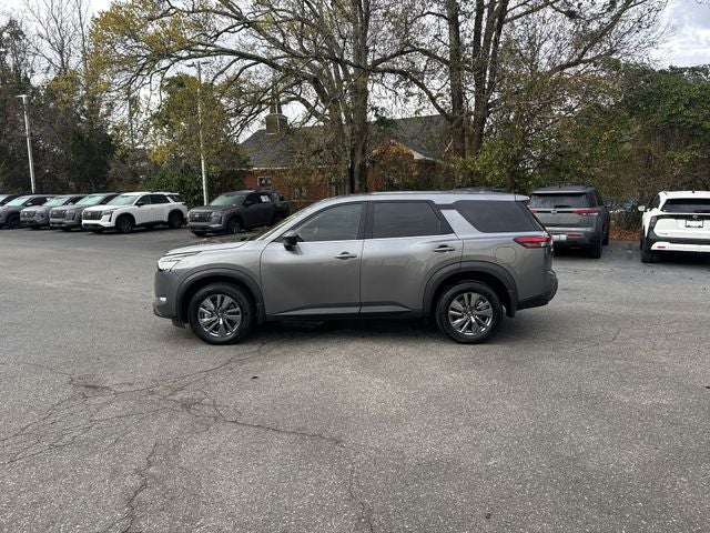 2024 Nissan Pathfinder S