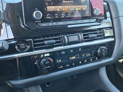 2025 Nissan Pathfinder SV