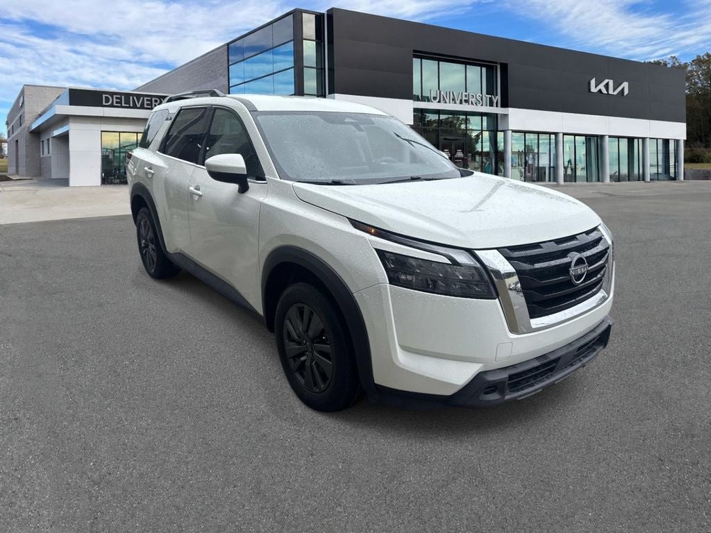 2023 Nissan Pathfinder SV