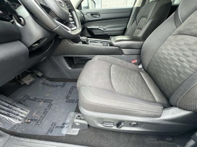2023 Nissan Pathfinder SV