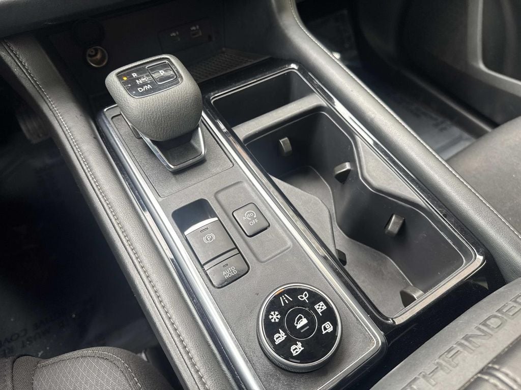 2023 Nissan Pathfinder SV