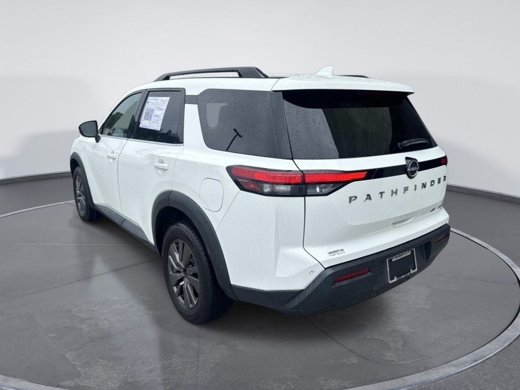 2023 Nissan Pathfinder SV