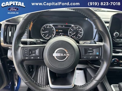 2025 Nissan Pathfinder SV