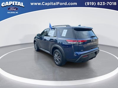 2025 Nissan Pathfinder SV