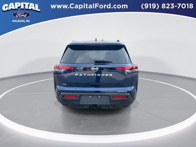 2025 Nissan Pathfinder SV