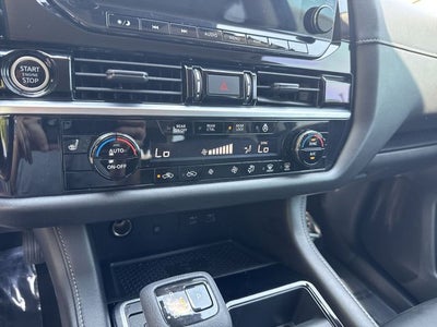 2023 Nissan Pathfinder SL