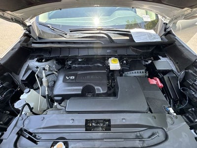 2023 Nissan Pathfinder SL