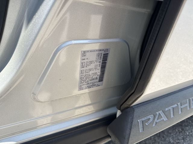 2023 Nissan Pathfinder SL