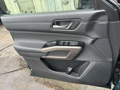 2024 Nissan Pathfinder Platinum