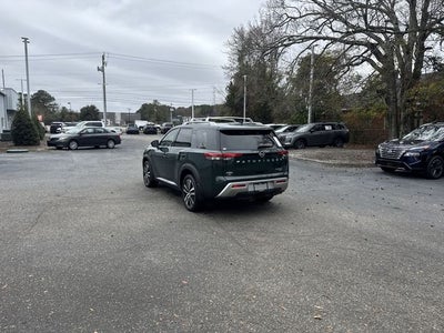 2024 Nissan Pathfinder Platinum